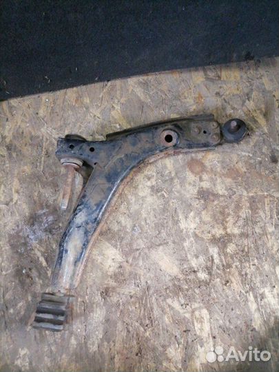 Рычаг подвески передний правый Daewoo Nexia N150