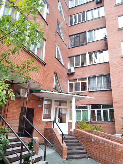 3-к. квартира, 119 м², 3/9 эт.