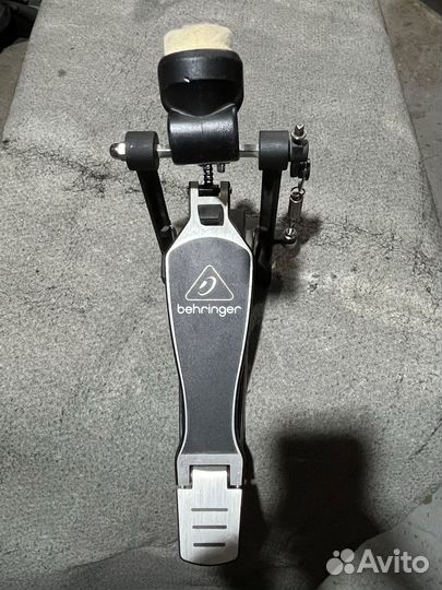 Педаль Behringer