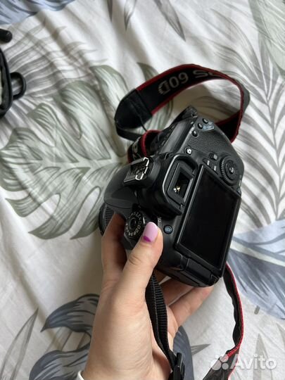 Фотоаппарат canon 60d + объектив EFS18-55