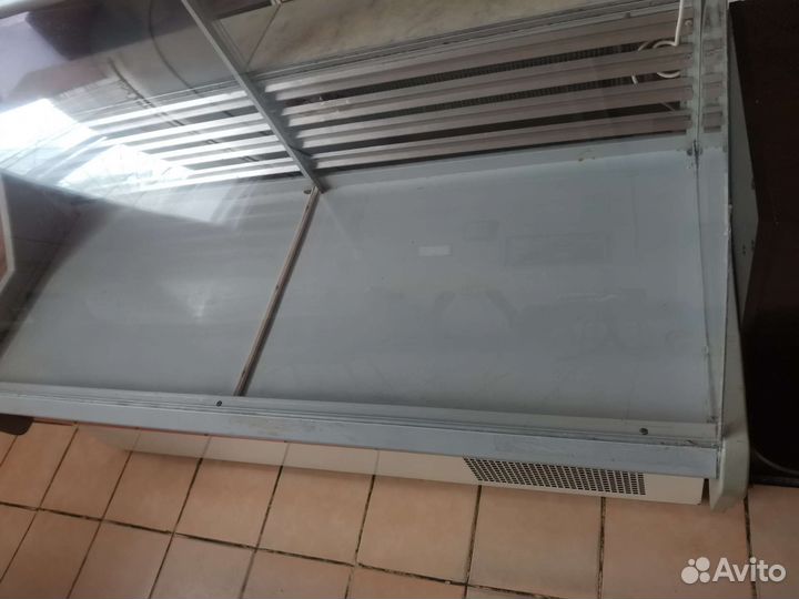 Холодильная витрина бу
