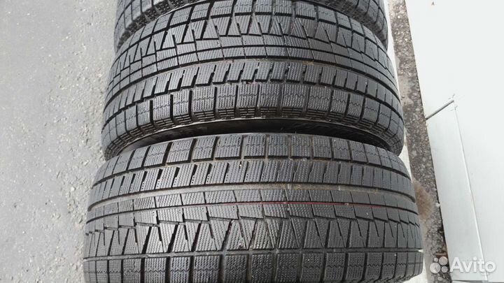 Bridgestone Blizzak Revo GZ 235/55 R17 99S
