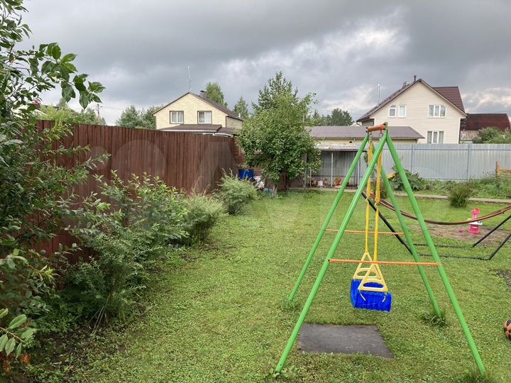 Коттедж 185 м² на участке 10 сот.