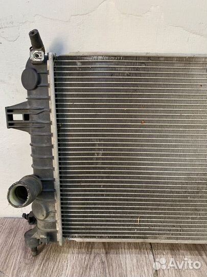 Радиатор двс Opel Astra H Z16XEP