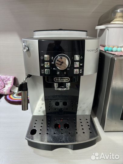 Кофемашина delonghi