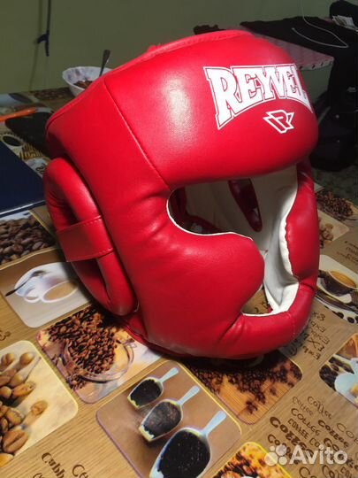 Боксерский шлем Reyvel