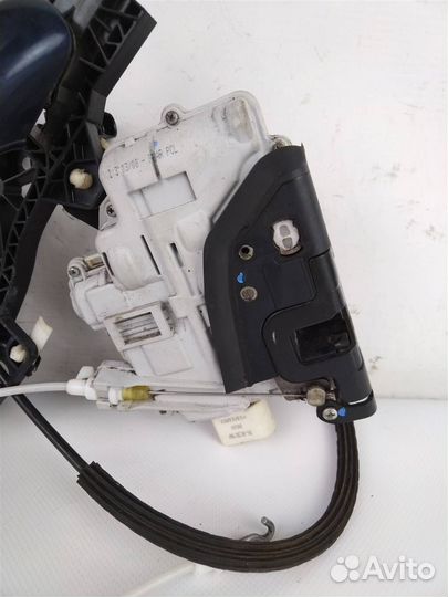 Замок двери задней правой ауди Q7 2005