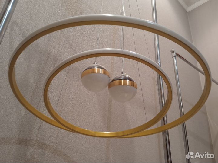 Люстра новая свето диодная