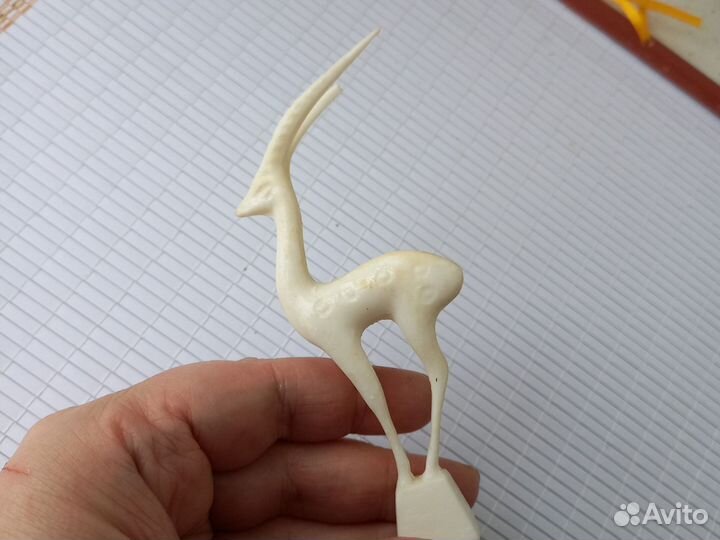 Статуэтка Антилопа, колкий пластик, СССР