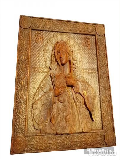 Резные иконы из дерева