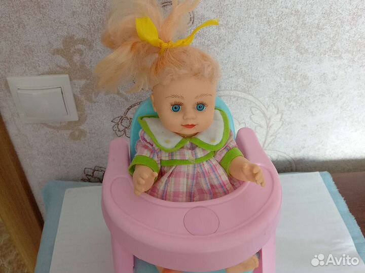Столик для кормления вместе с куклой