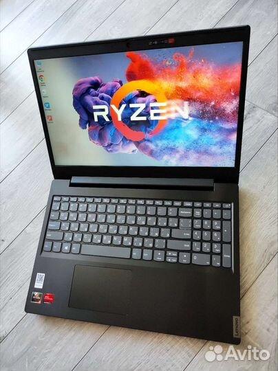 Lenovo 2022 Ryzen3/Vega3 2gb/SSD500