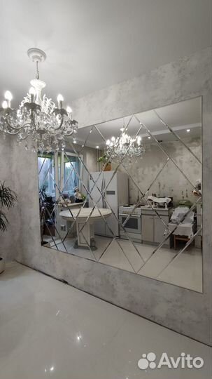 Стеклянное зеркальное панно. Зеркальная плитка