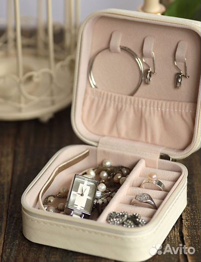 Шкатулка для украшений