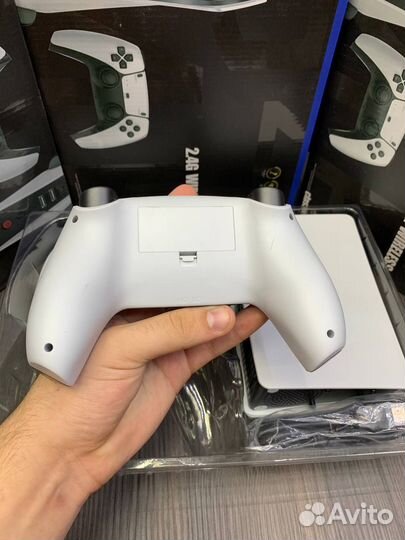 Новая игровая приставка (20 000 встроенных игр)