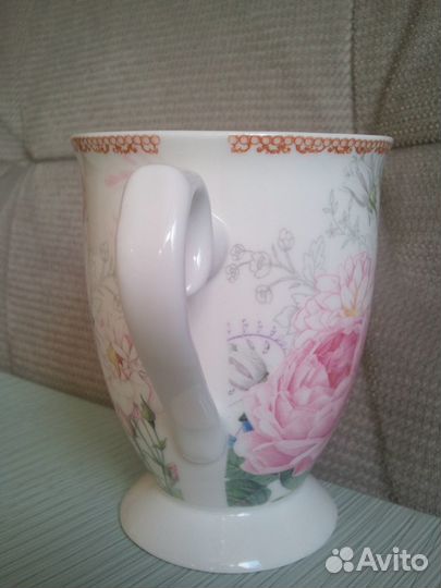 Фарфоровая кружка Розы 275 мл, новая