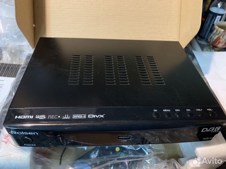 Цифровая тв приставка Rolsen RDB-402 для DTB-C