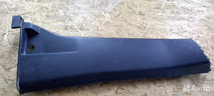 Обшивка стойки передней, правой Luxgen