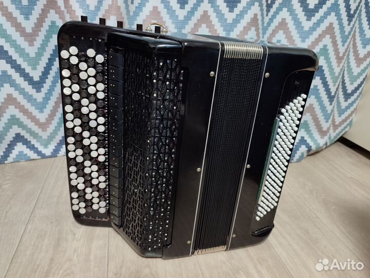 Баян Юпитер 4х-голосный, готово-выборный