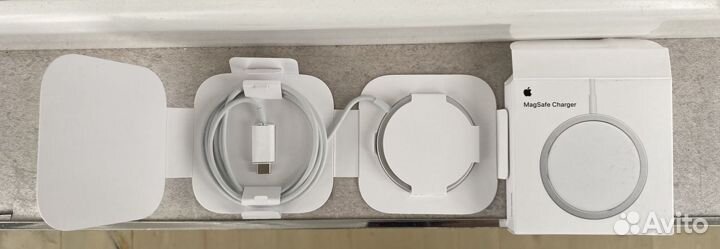 Зарядка на iPhone оригинал