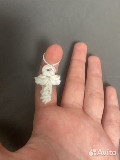 Брелок-крест из резиночек.Делаю на заказ