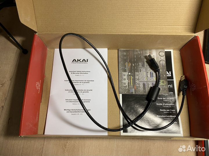 Midi клавиатура akai mini mk2
