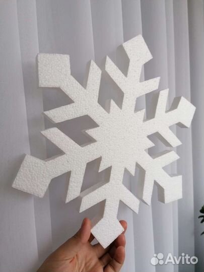 Новогодние украшения. Снежинки из пенопласта