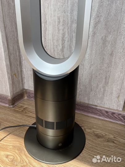 Безлоспасной вентилятор Dyson