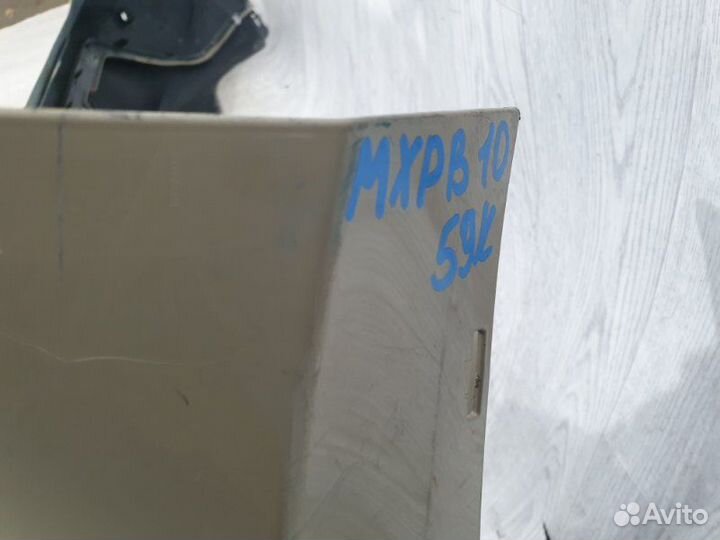 Бампер зад. toyota yaris cross