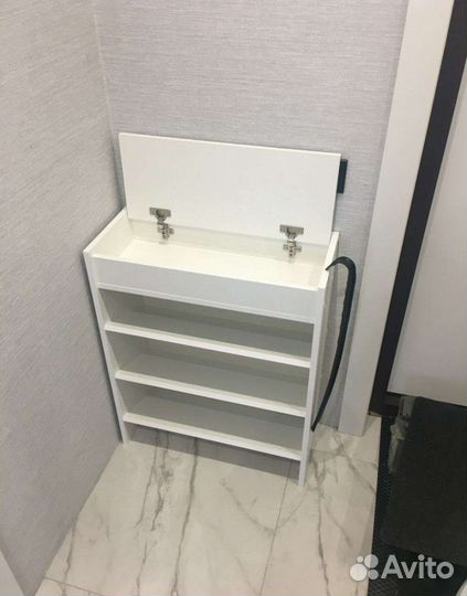 Обувница белая