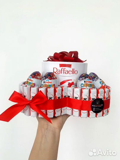 Сладкий подарок на 8 Марта /Торт из Киндера сердце