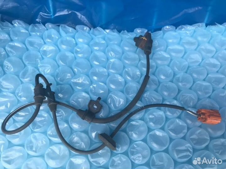 Датчик abs передний правый Honda Odyssey RL1 J35A4