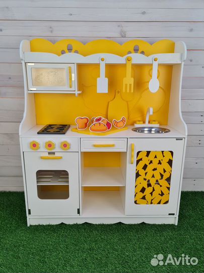 Деревянная кухня 