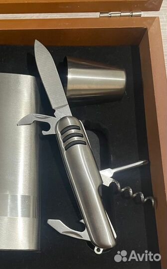 Подарочный набор 4 в 1 шахматы с флягой