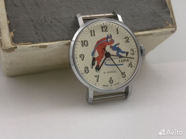 Наручные часы Заря конькобежцы