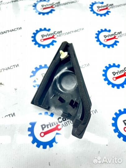 Уголок зеркала передний правый Mitsubishi Pajero