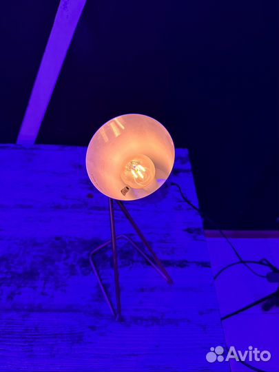 Лампа настольная