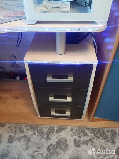 Компьютерный стол