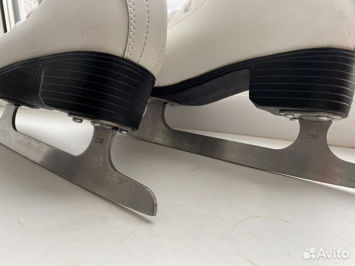 Женские коньки, 36 размер