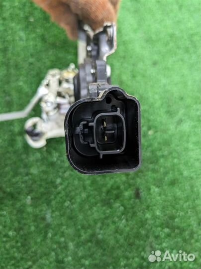 Замок двери передней правой Toyota Aygo B10 2009