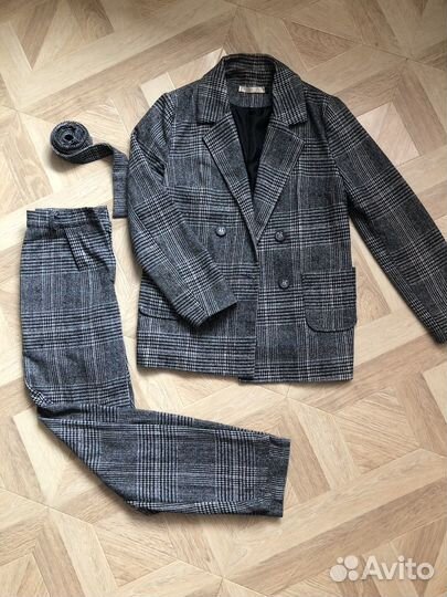 Костюм женский можно в школу