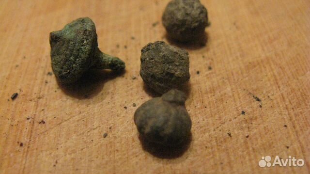 Старинные пуговицы приблизительно 16-17 век бронза