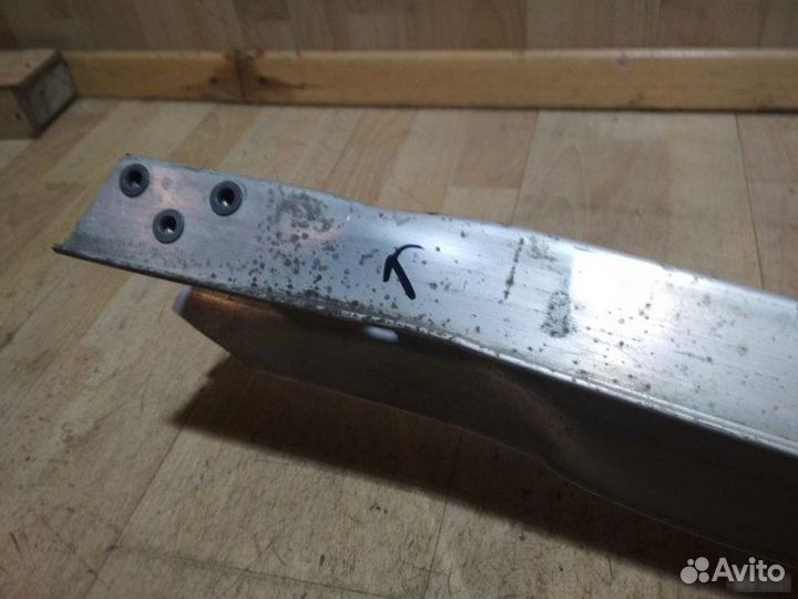 Усилитель заднего бампера Jaguar Xj