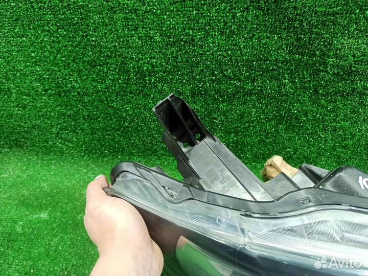 Фара Tiida (15-18) R б/у нет 1 крепления