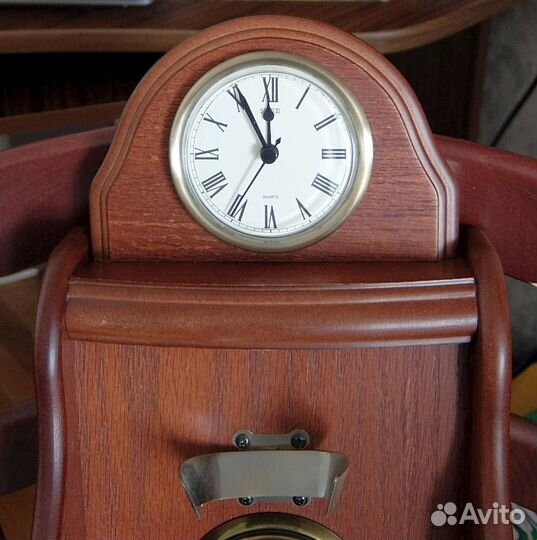 Ретро телефон с часами