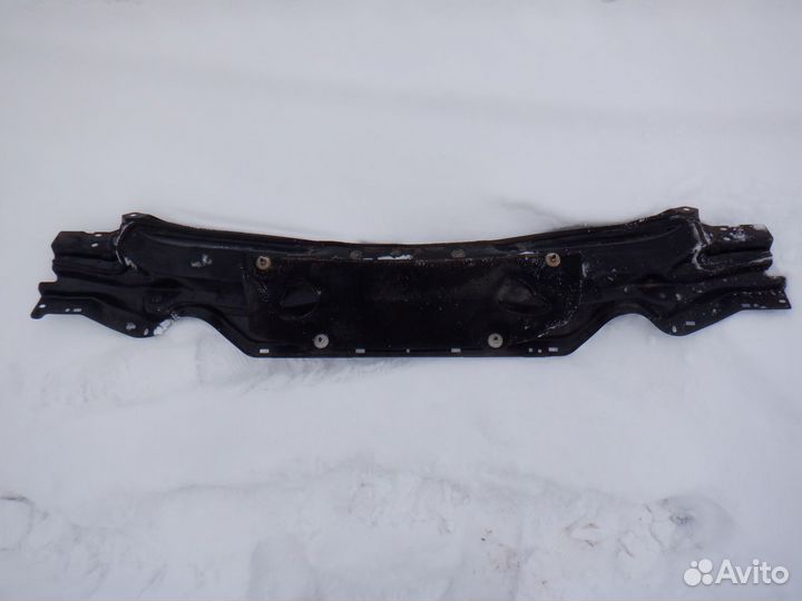 Планка под лобовое стекло Toyota Corolla E180