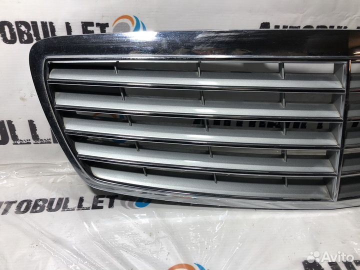 Решётка радиатора Mercedes W211 2005