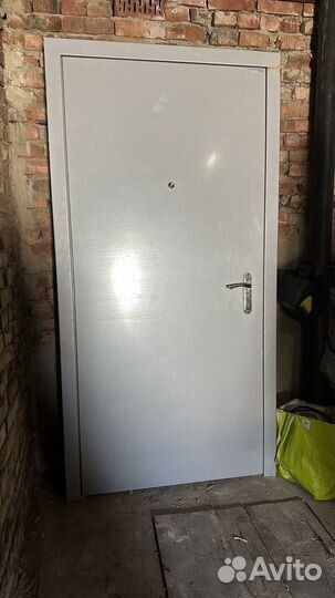 Входная стальная дверь