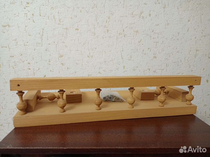 Полка деревянная