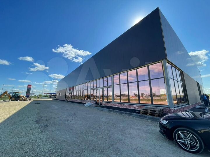 Склад под магазин 500 - 1500 кв м